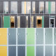 Foto av fasadeplater i grå, grønn og gul, sammenstilt med garderobeskap i grå, grønn og gul.